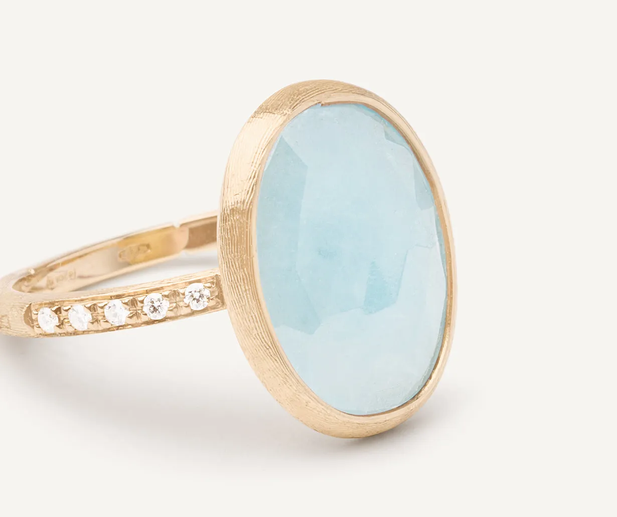 18K Yellow Gold Aquamarine Ring with Diamond Pavé Shank