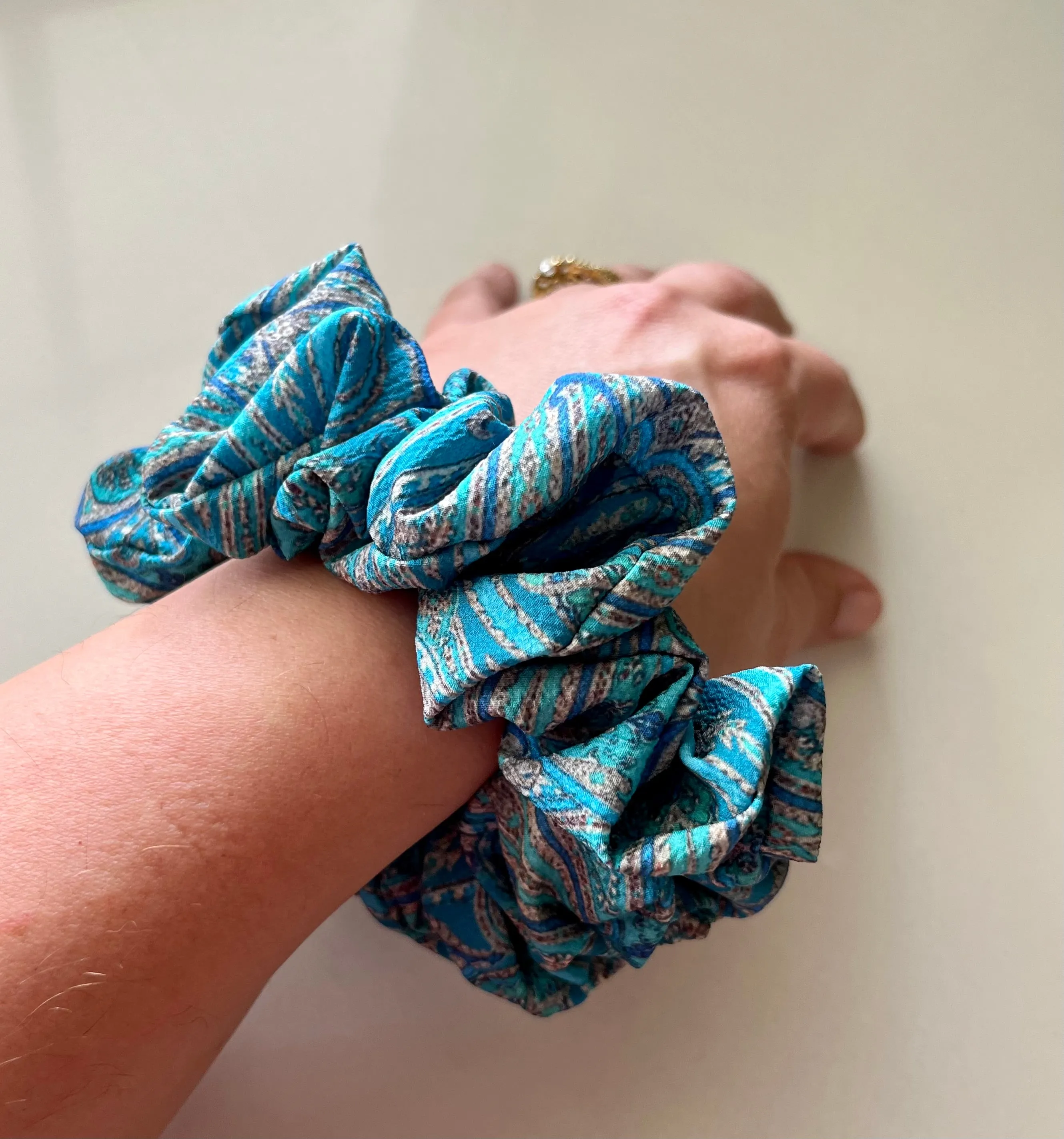 Ocean Beeze Scrunchie